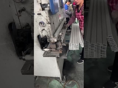 Quadro solar de alumínio Processamento de pontos de pressão de código de canto